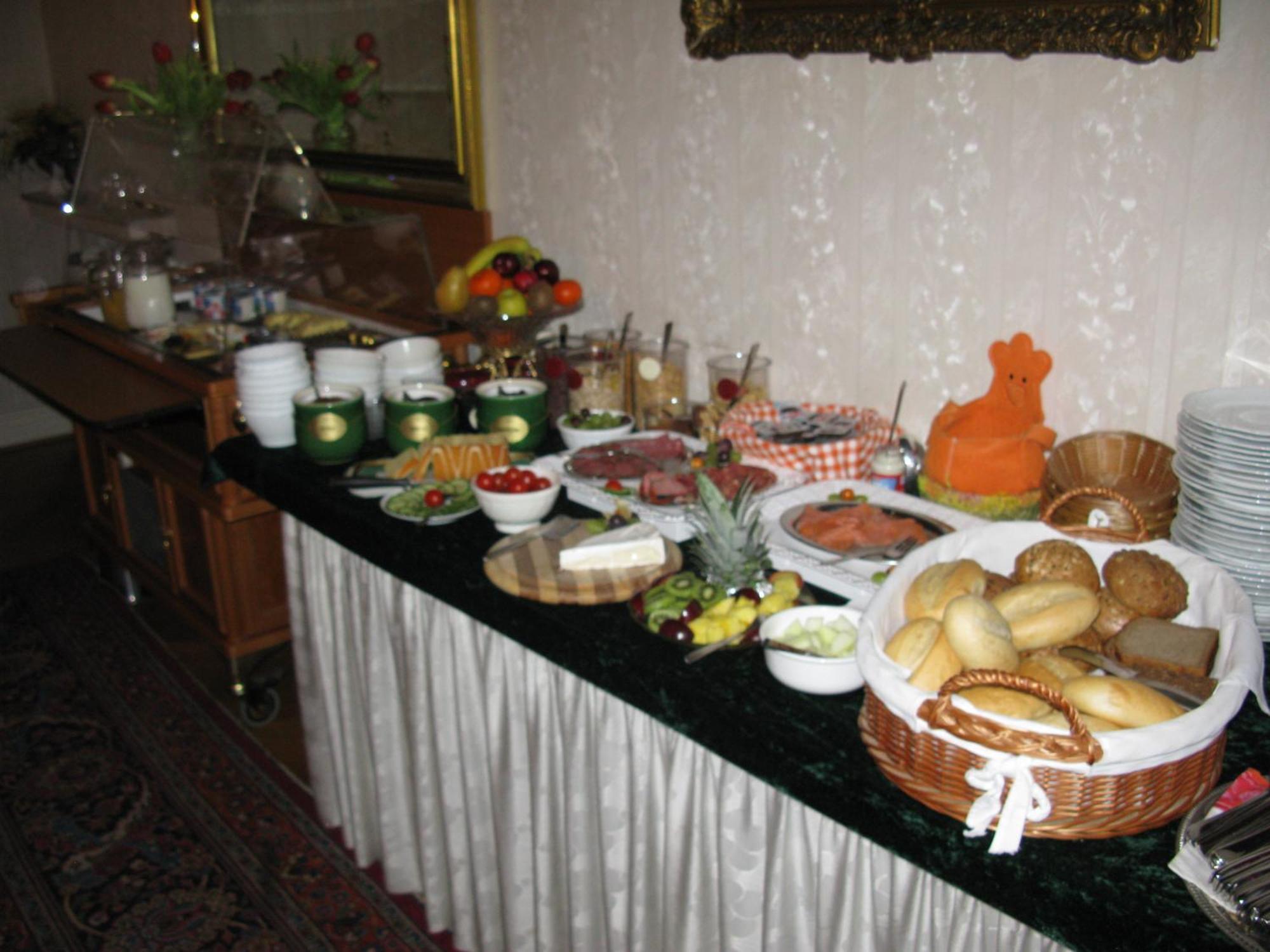 Hotel Waldersee Hannover Bagian luar foto
