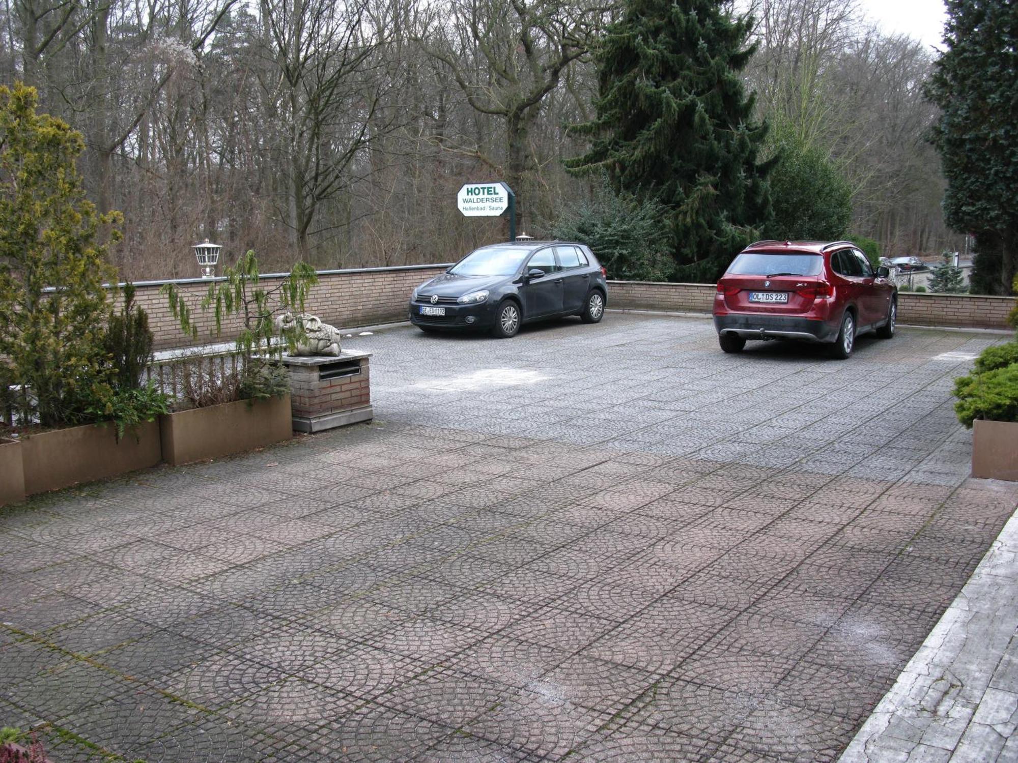 Hotel Waldersee Hannover Bagian luar foto