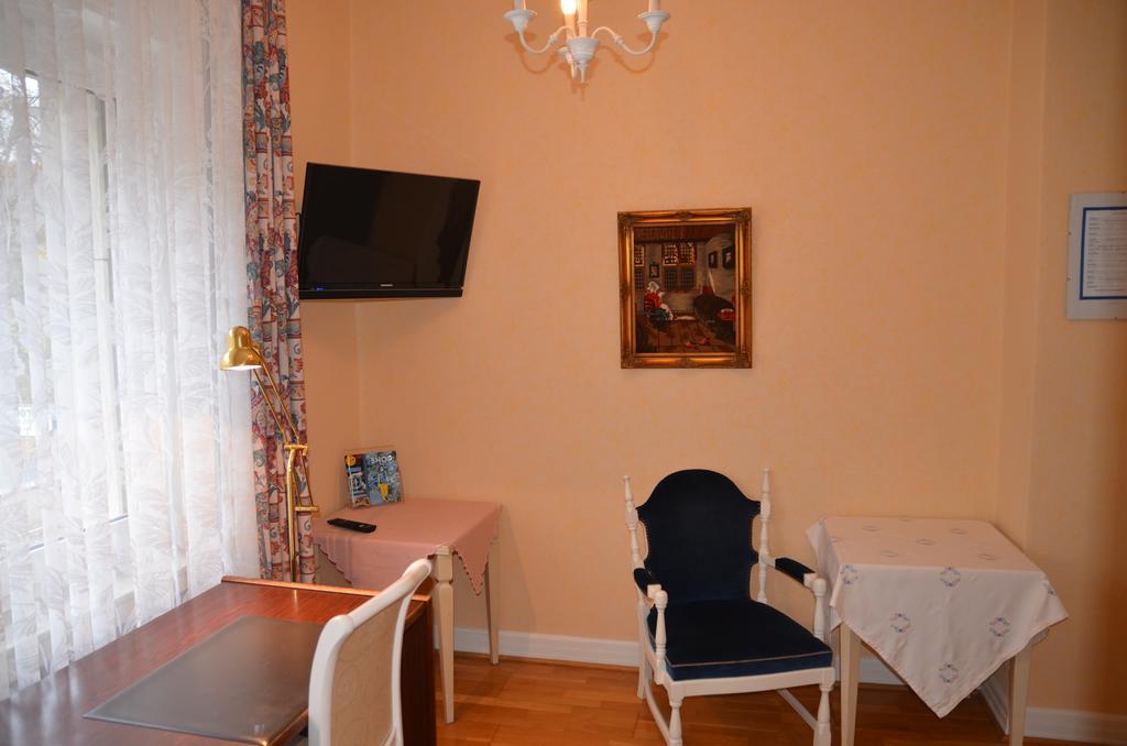 Hotel Waldersee Hannover Bagian luar foto