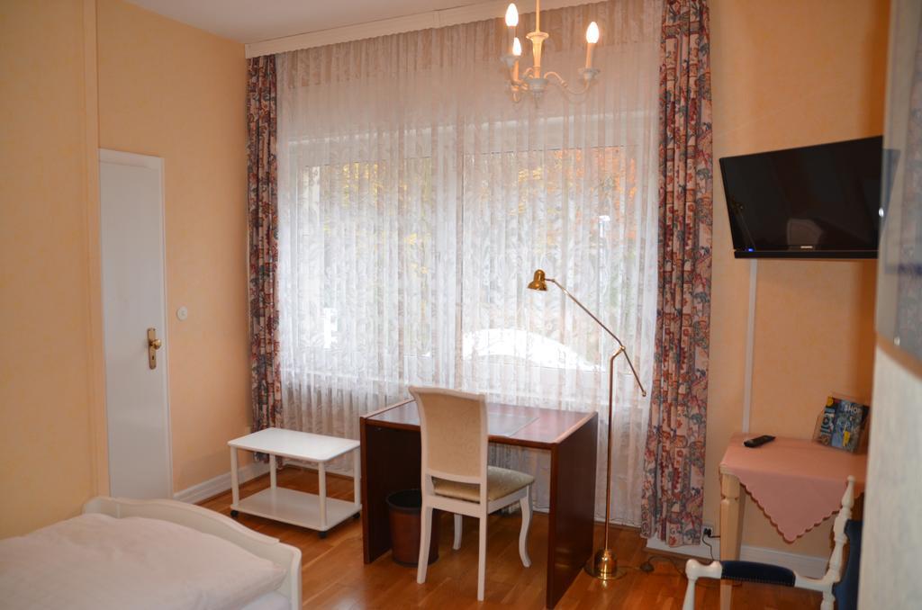 Hotel Waldersee Hannover Bagian luar foto