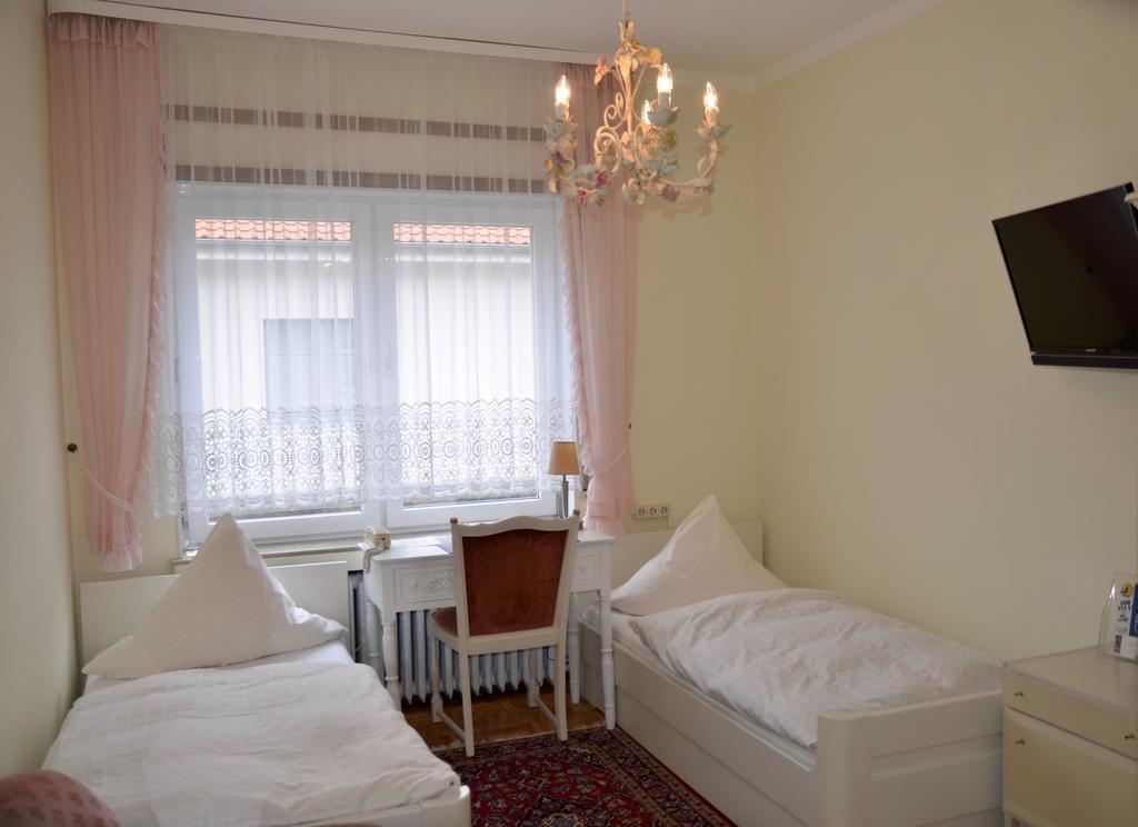 Hotel Waldersee Hannover Bagian luar foto