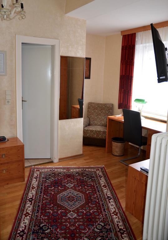Hotel Waldersee Hannover Bagian luar foto