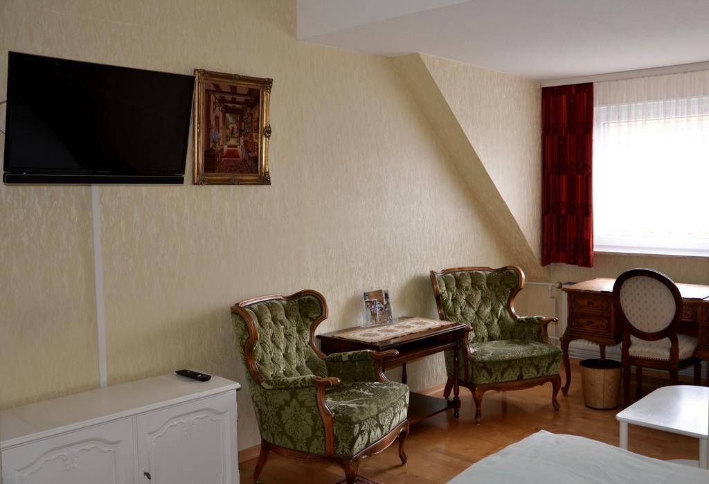 Hotel Waldersee Hannover Bagian luar foto