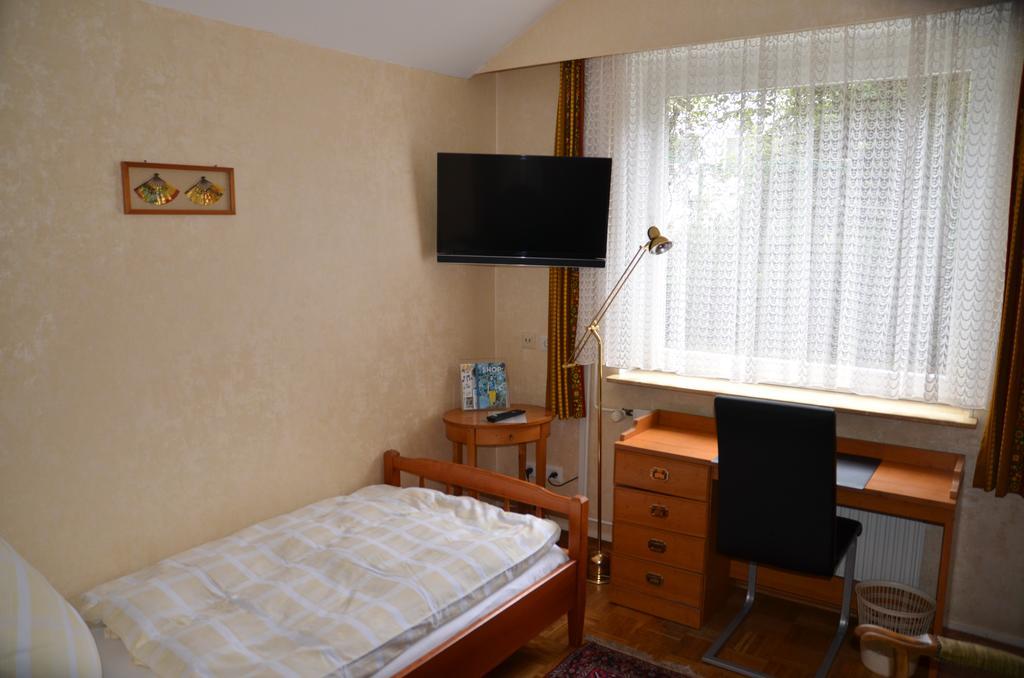Hotel Waldersee Hannover Bagian luar foto