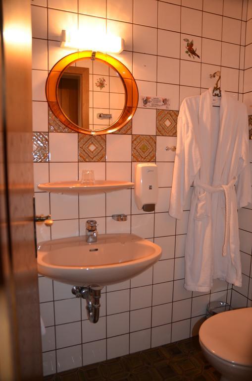 Hotel Waldersee Hannover Bagian luar foto