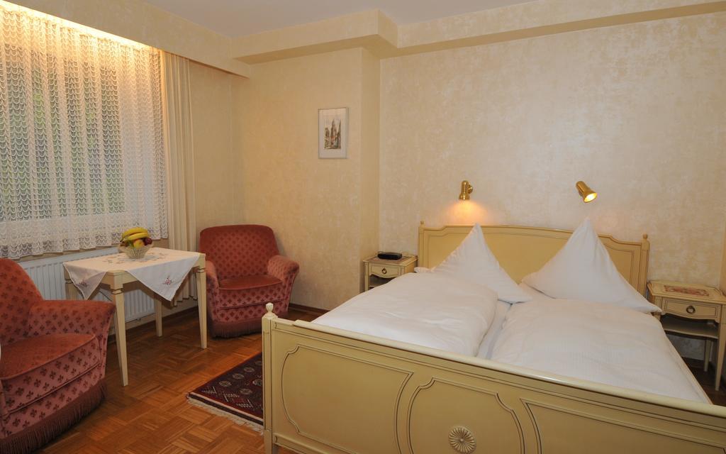 Hotel Waldersee Hannover Bagian luar foto